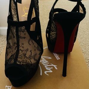 Brand New CHRISTIAN LOUBOUTIN 😍😍